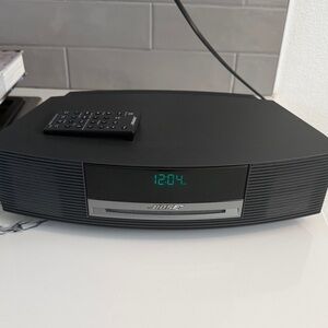 Bose Black Tabletop Audio System with Teal Display